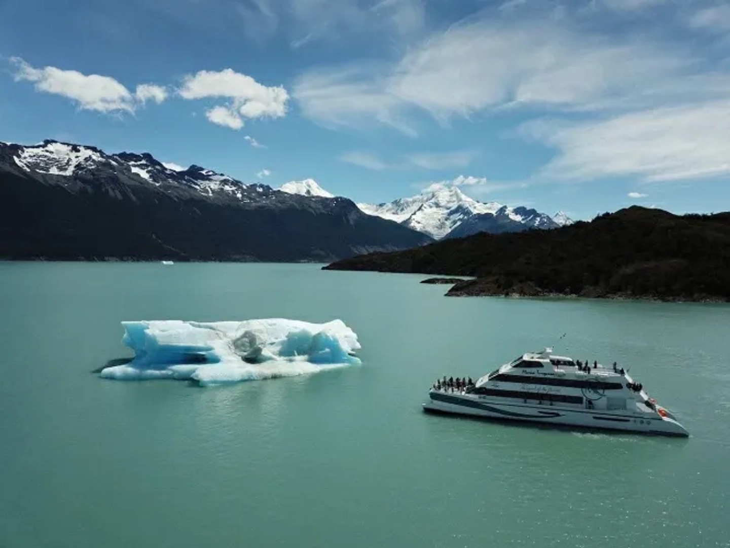 Navegación Glaciares Gourmet Premium y Desembarco