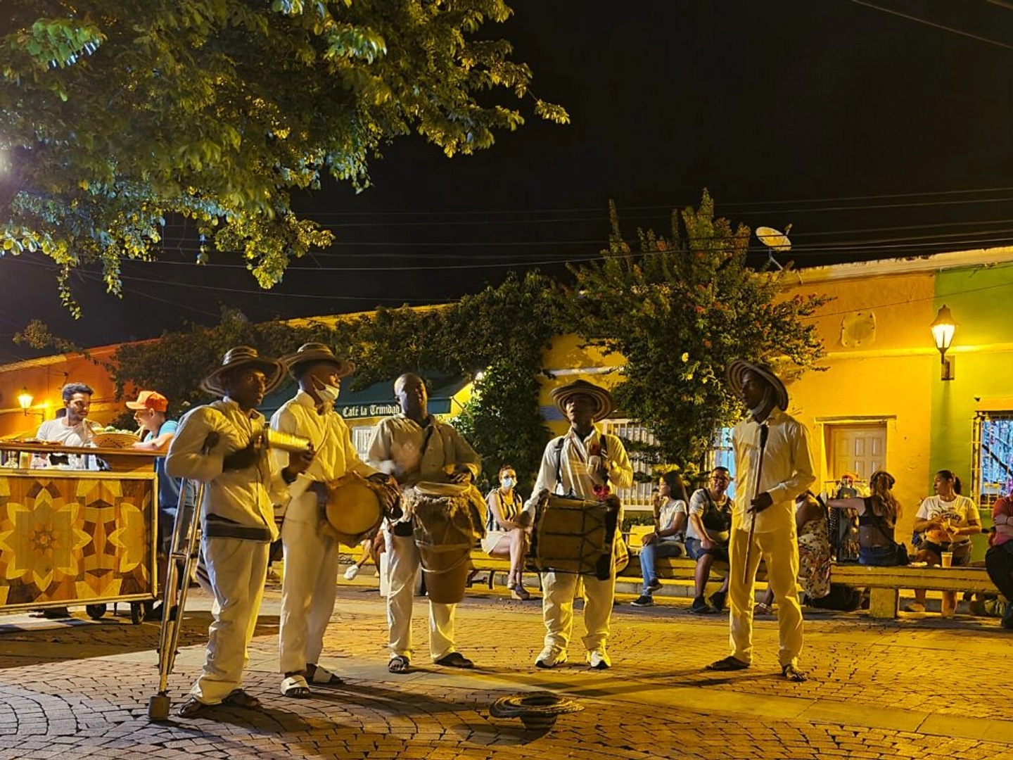 Distrito de Getsemaní de noche (sin cena)