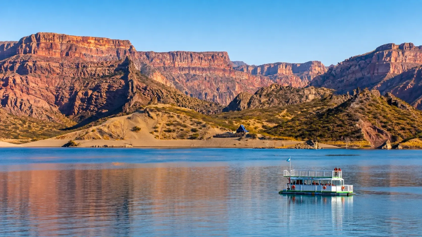 Paseo en Catamarán por el Cañón de Cochico