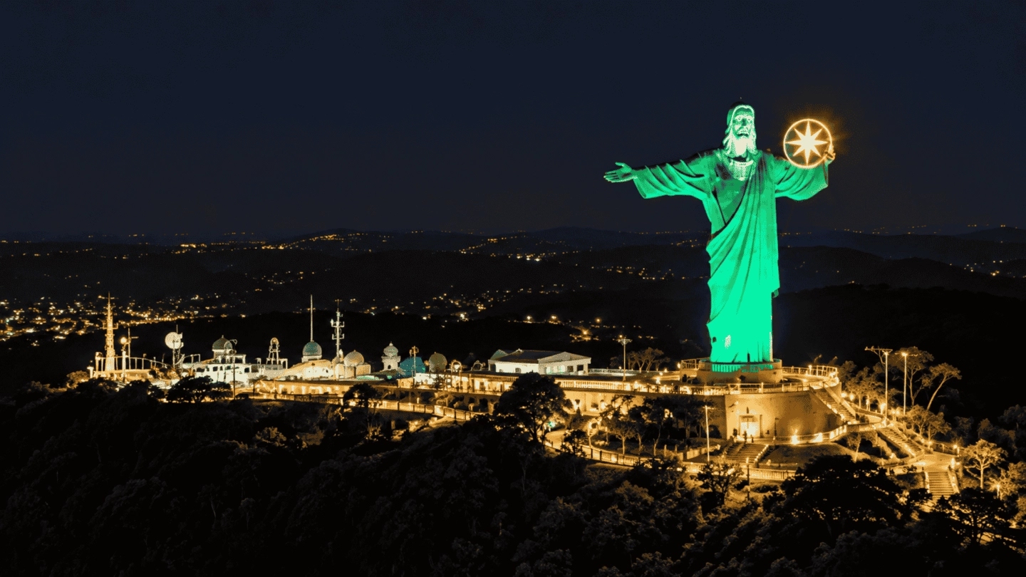 BC BY NIGHT: Tour noturno c/Jantar + Ingresso ao Cristo Luz