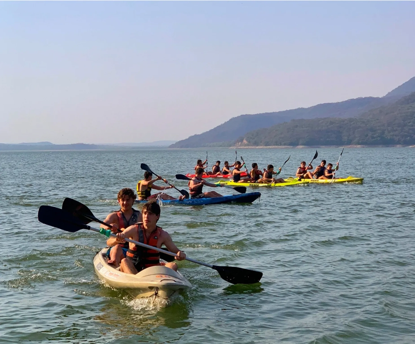Paseo en Kayak por el Dique Cadillal en Tucumán