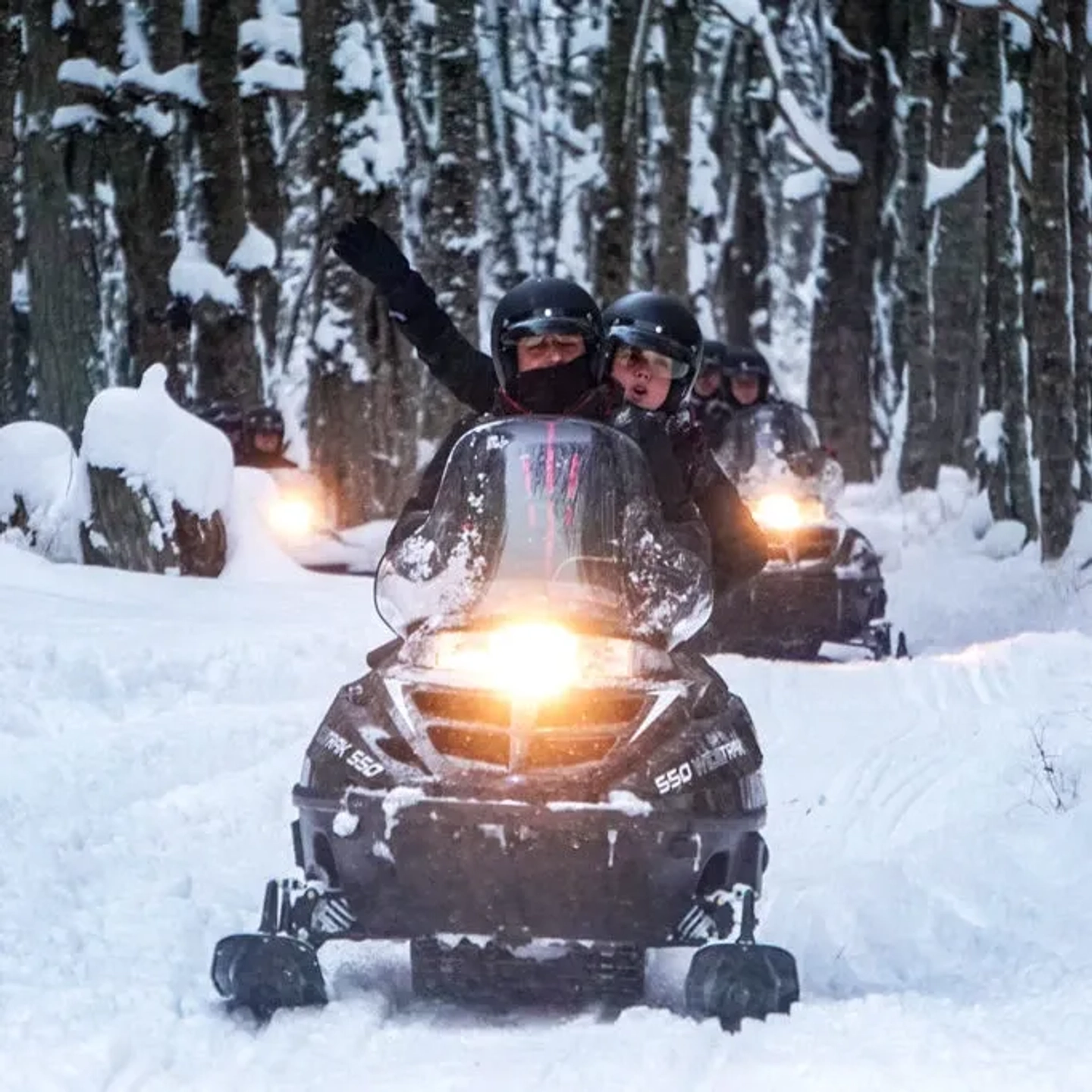 Moto y Raquetas de Nieve en Llanos del Castor