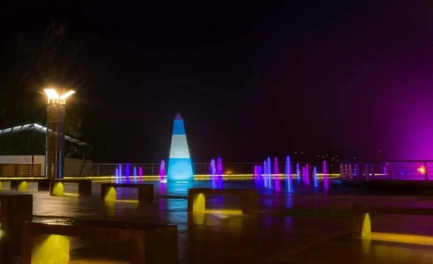 Navegacion y Cena de Luna Llena por Tres Fronteras