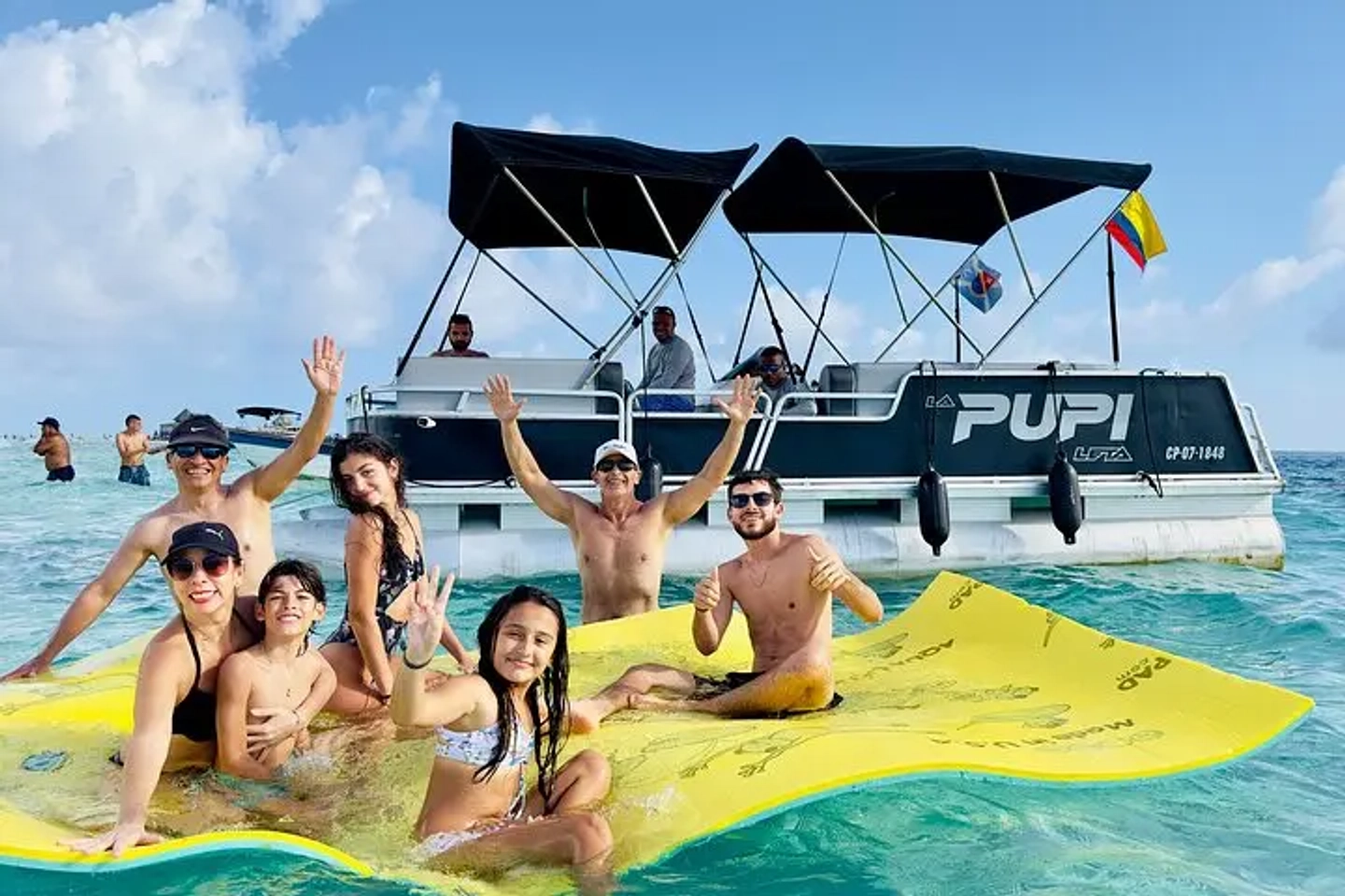 TOUR EN PONTON COMPARTIDO + BAR FLOTANTE