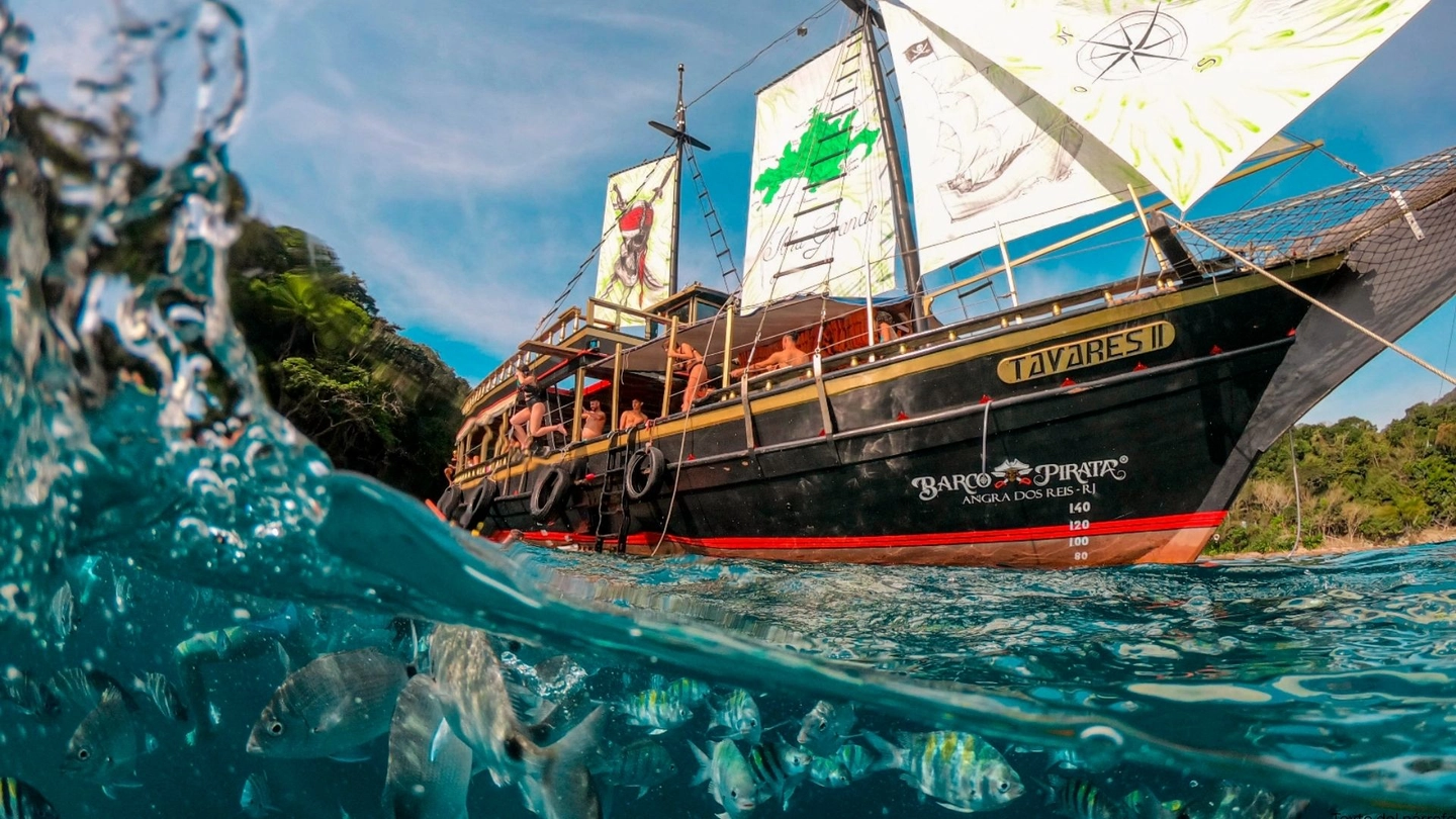 Excursión en Barco Pirata por Angra dos Reis e Ilha Grande