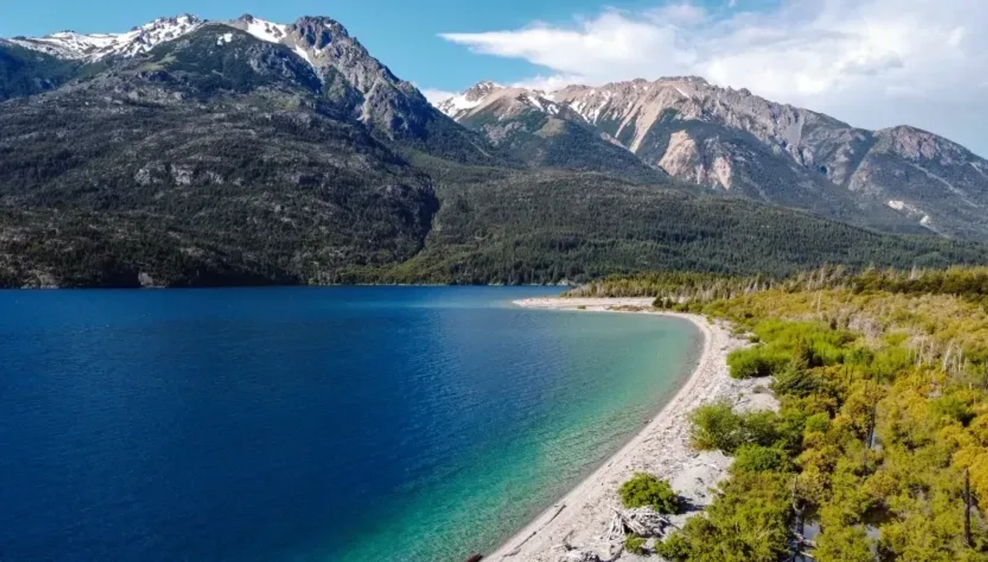 Excursión Puerto Bonito en Lago Epuyén y Miradores
