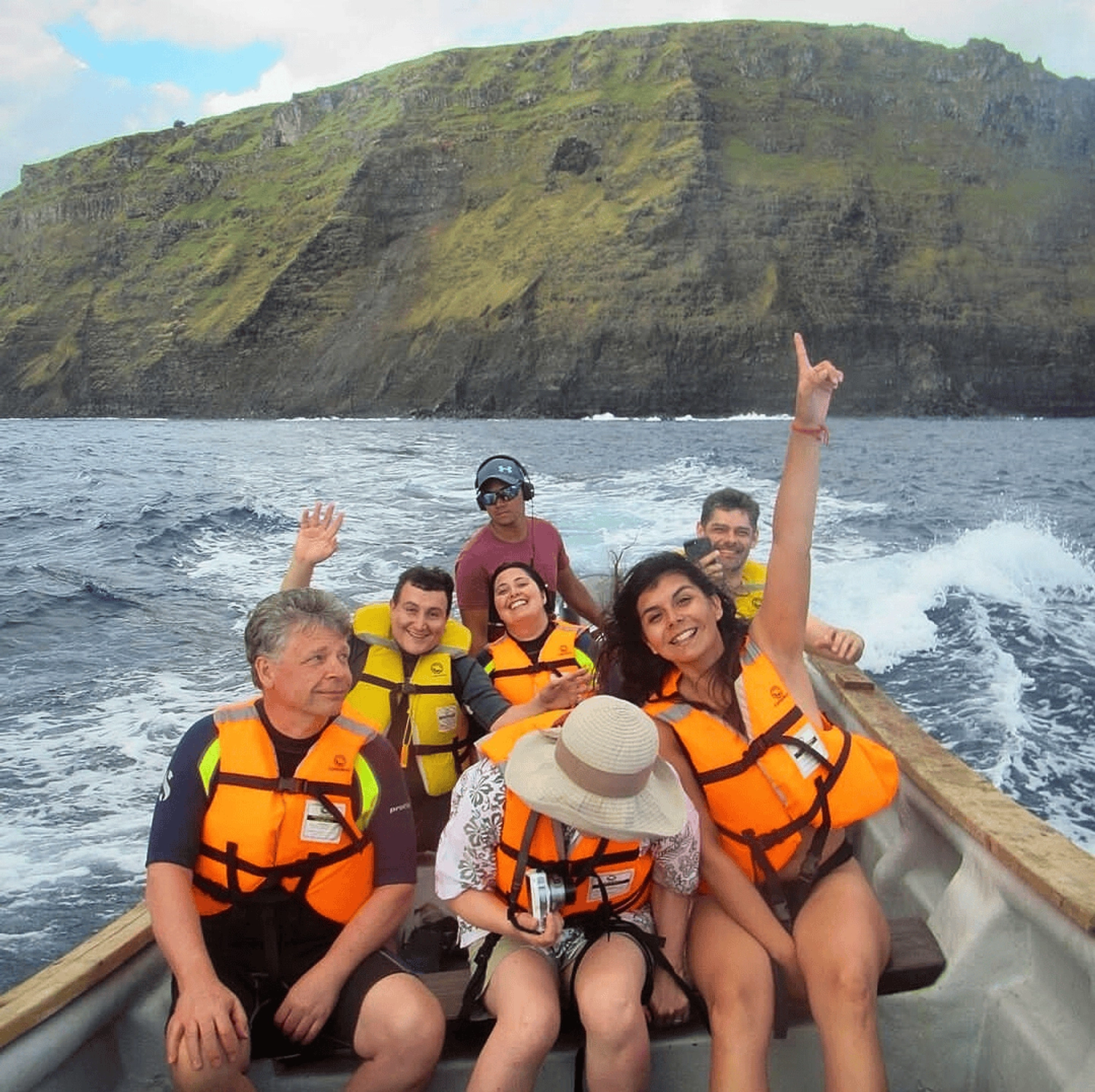 Navegación a los Motu y místico snorkel en Rapa Nui
