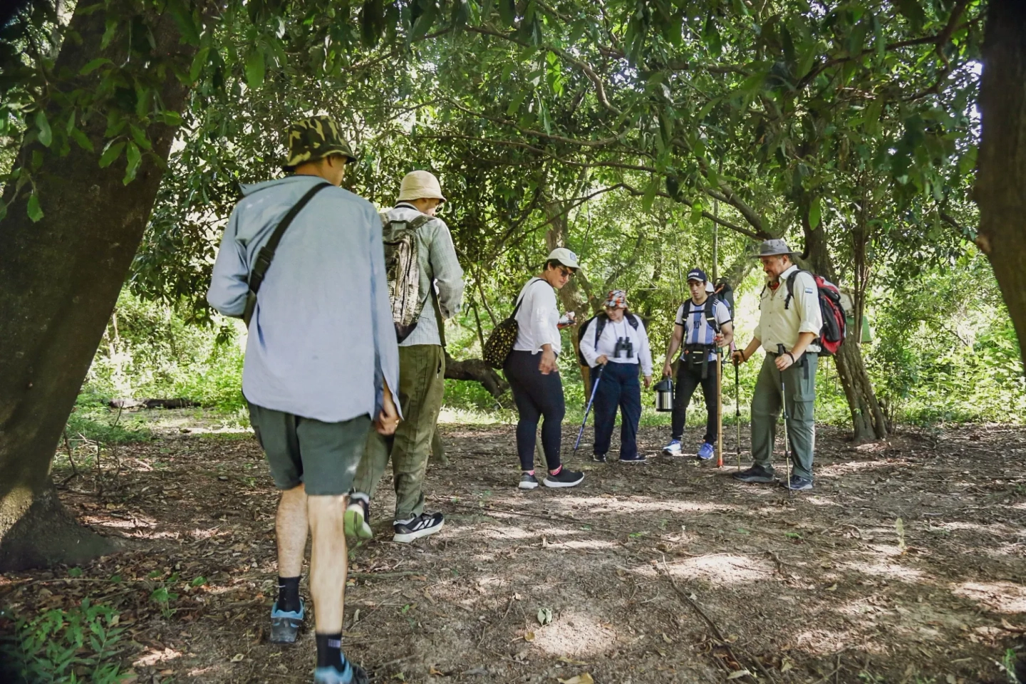 Trekking Sendero Carpinchos: Naturaleza y Aventura