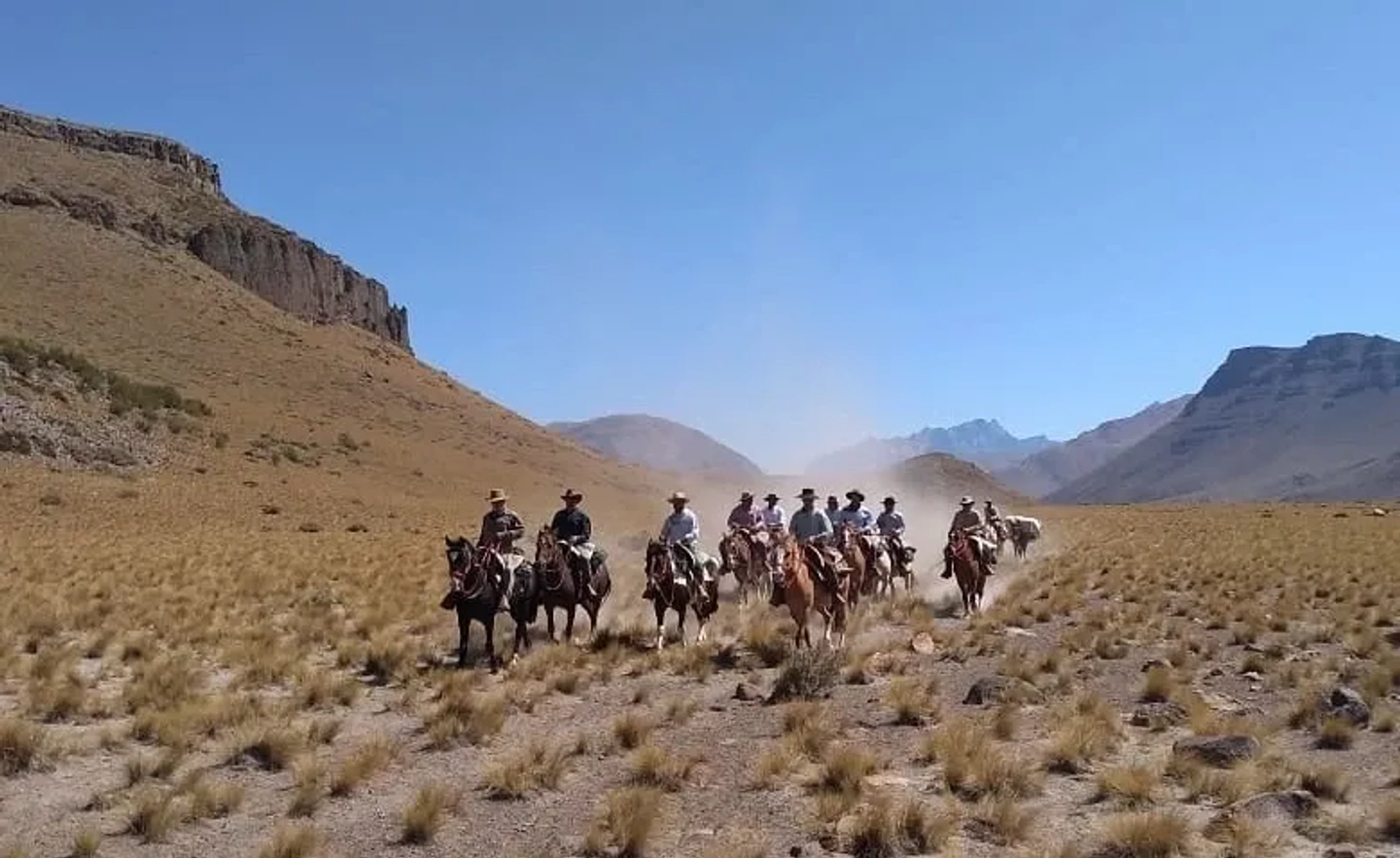 Cabalgata al Avión de los Uruguayos en Mendoza