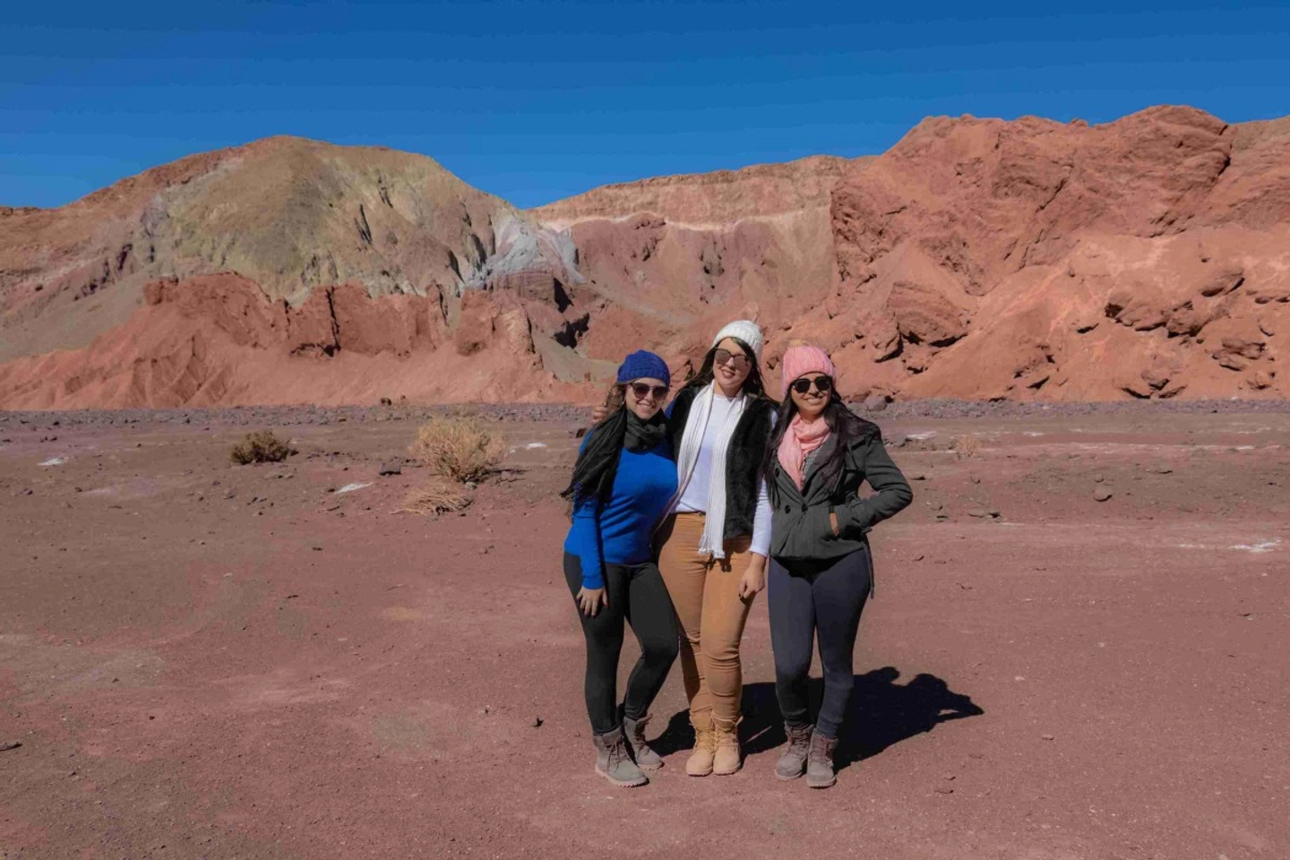 Tour Valle del Arcoíris: Colores y Petroglifos en San Pedro de Atacama