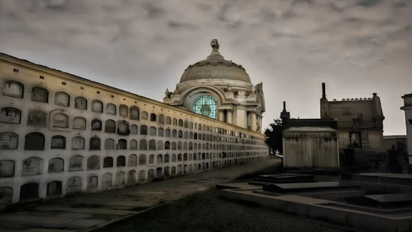 Lima: Tour Nocturno Cementerio Presbítero Maestro