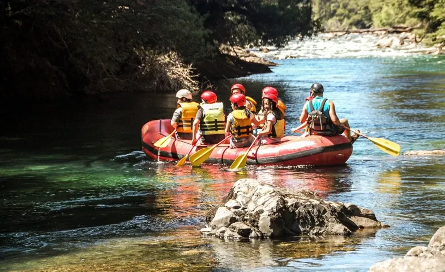 Rafting Familiar por río Hua Hum cruzando a Chile